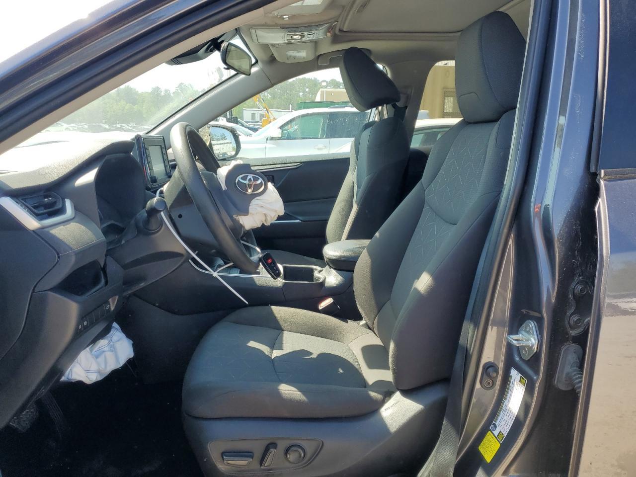 2022 TOYOTA RAV4 XLE - Image 7