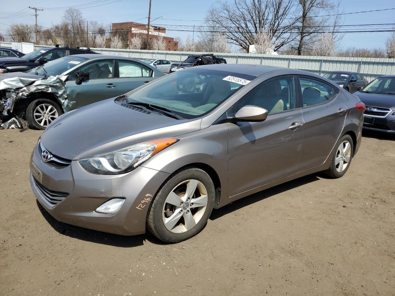 2013 HYUNDAI ELANTRA GL