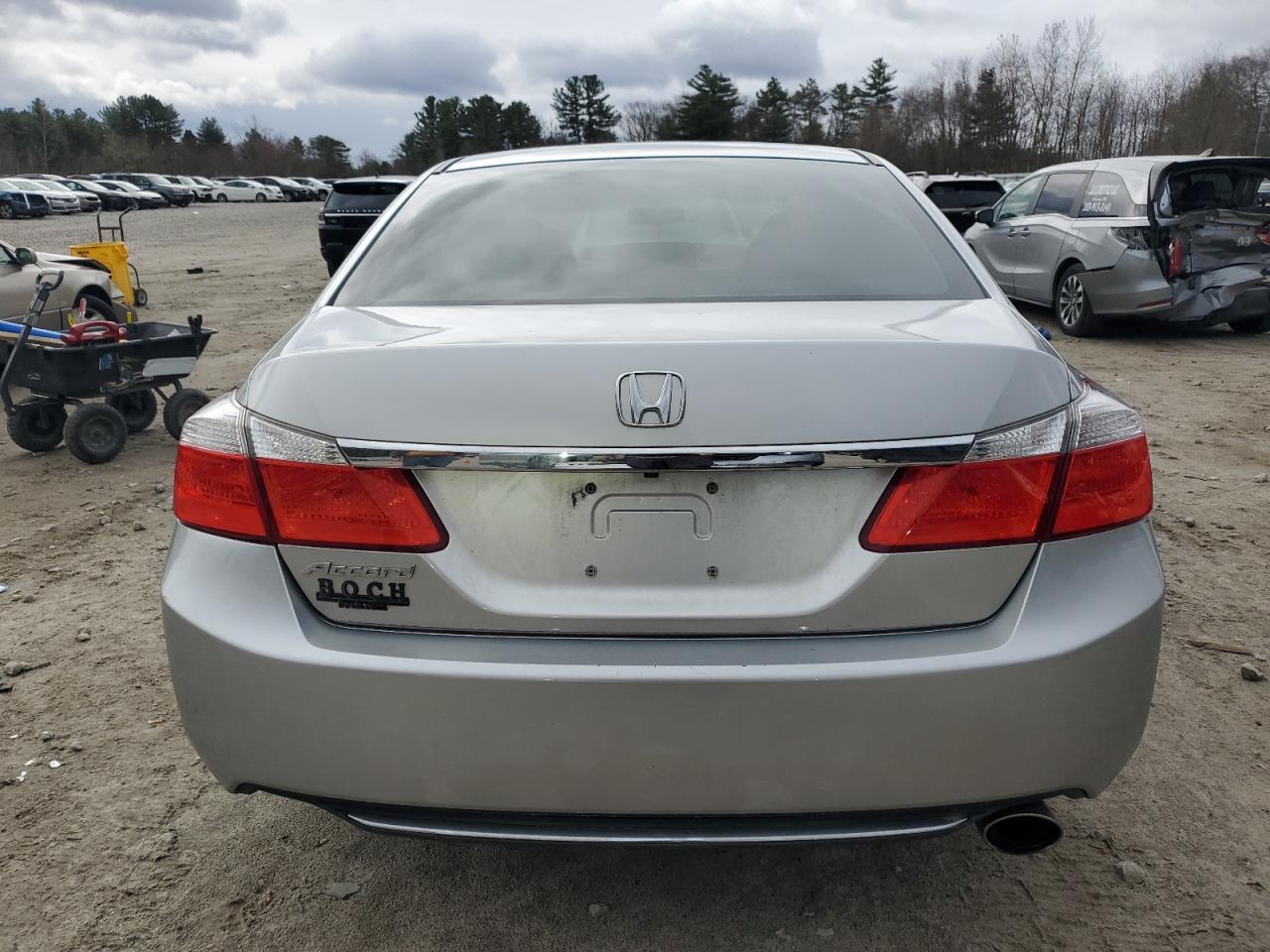2014 HONDA ACCORD LX - Image 6