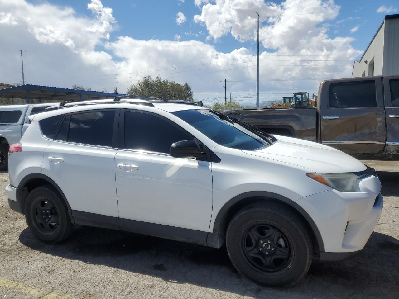 2018 TOYOTA RAV4 LE - Image 4