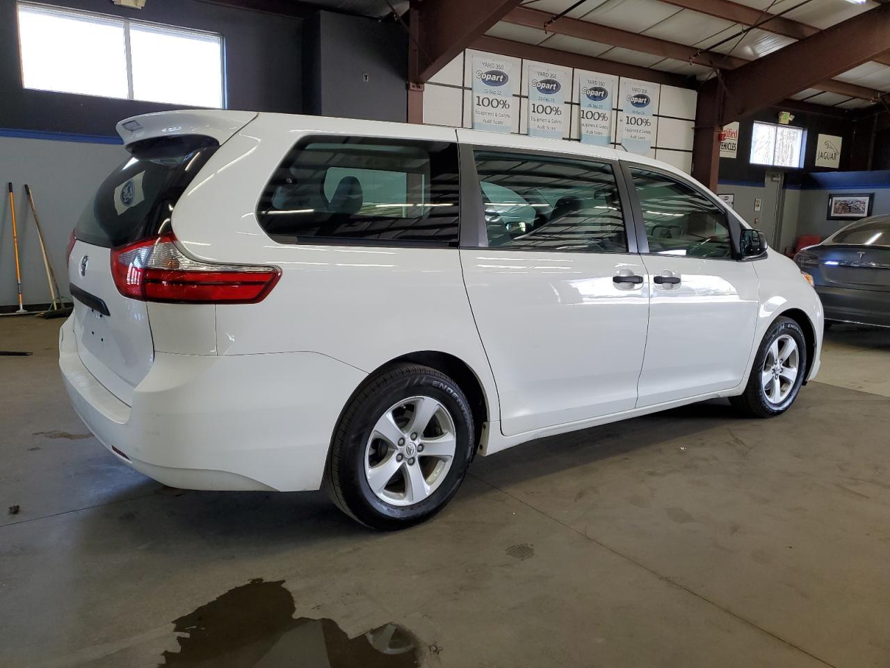2015 TOYOTA SIENNA - Фото 3