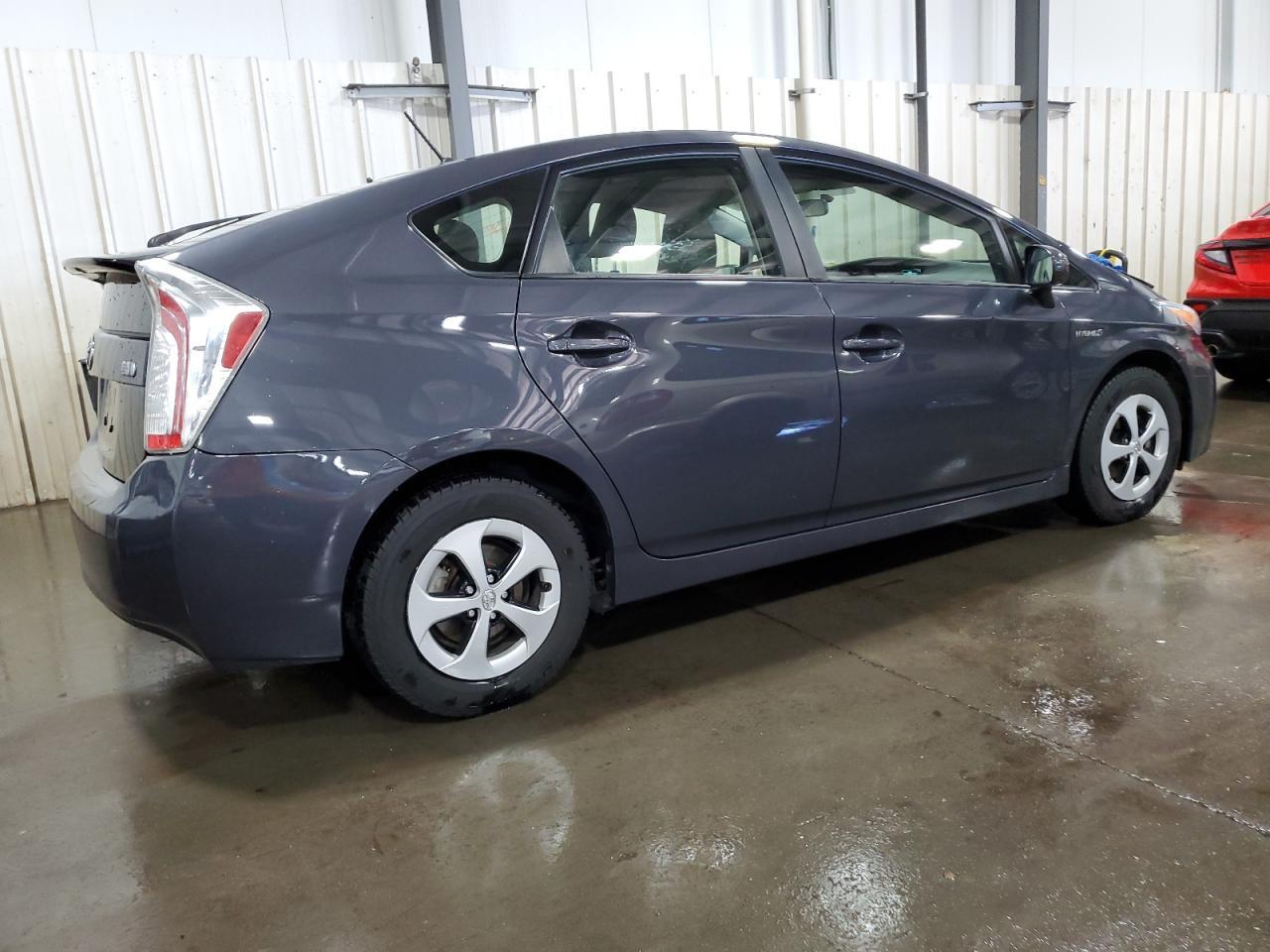 2013 TOYOTA PRIUS - Фото 3