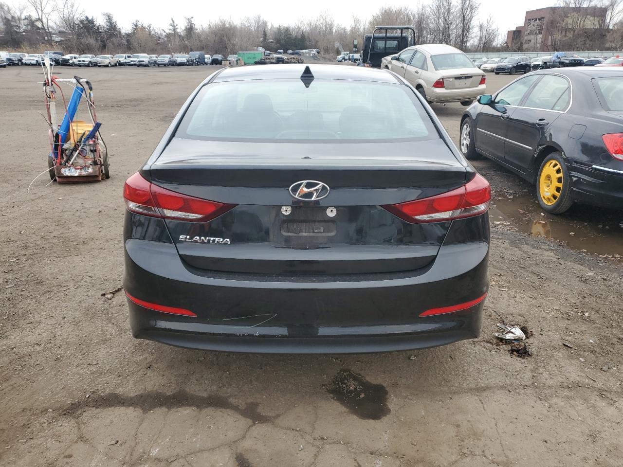 2018 HYUNDAI ELANTRA SE - Фото 6