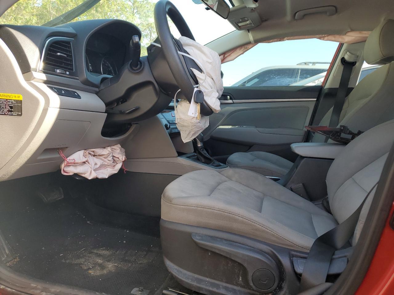 2018 HYUNDAI ELANTRA SE - Image 7