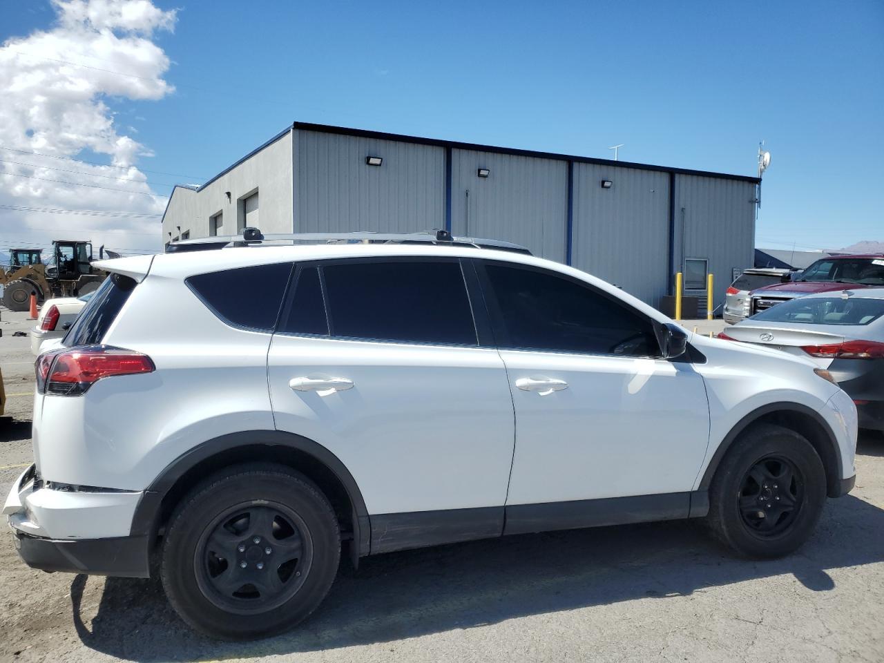 2018 TOYOTA RAV4 LE - Image 3