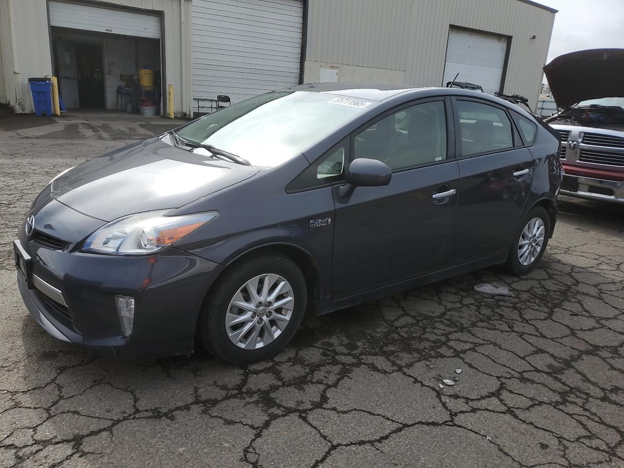 2015 TOYOTA PRIUS PLUG