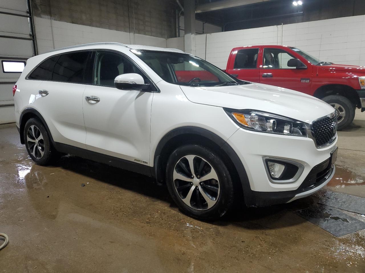 2016 KIA SORENTO EX - Image 4