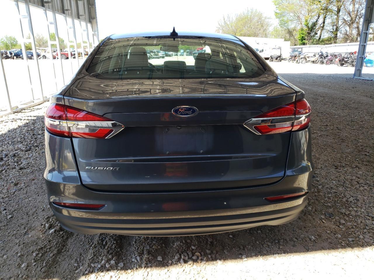 2020 FORD FUSION S - Image 6