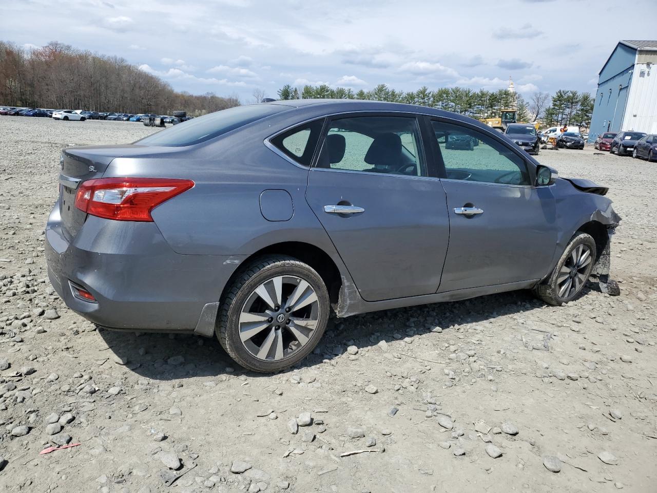 2017 NISSAN SENTRA S - Фото 3