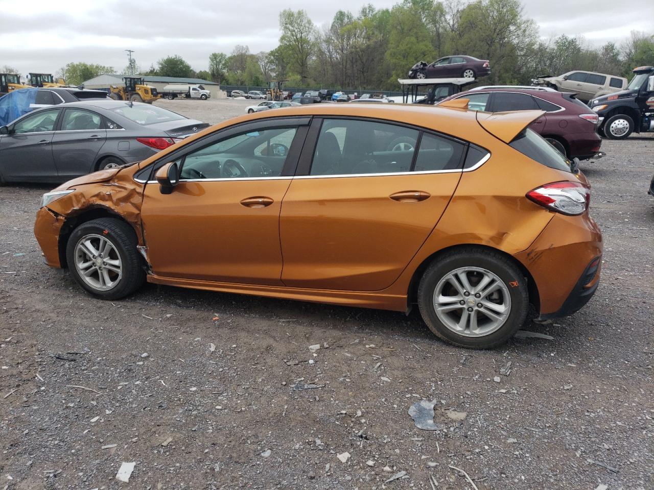 2017 CHEVROLET CRUZE LT - Image 2