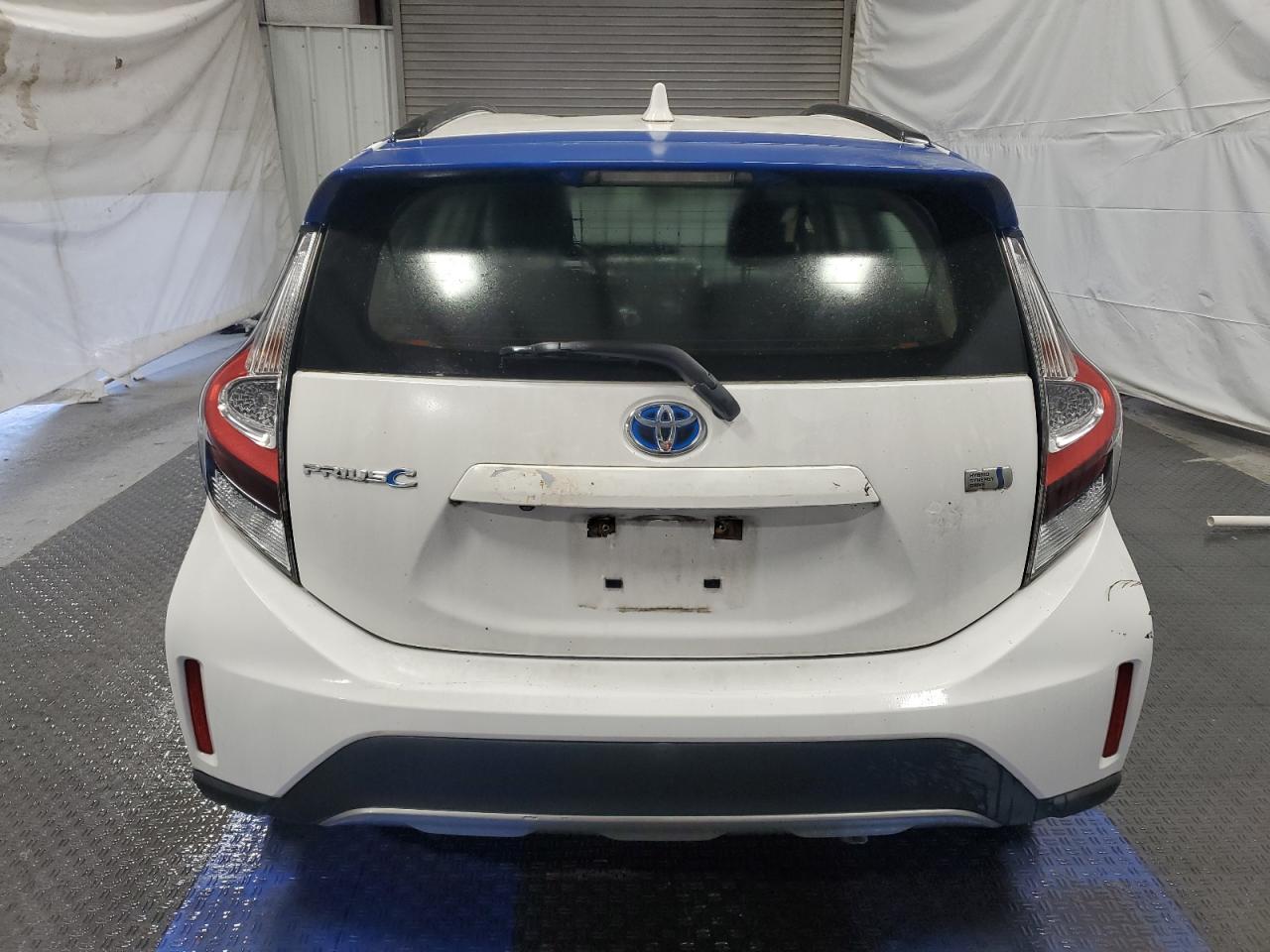 2018 TOYOTA PRIUS C - Фото 6