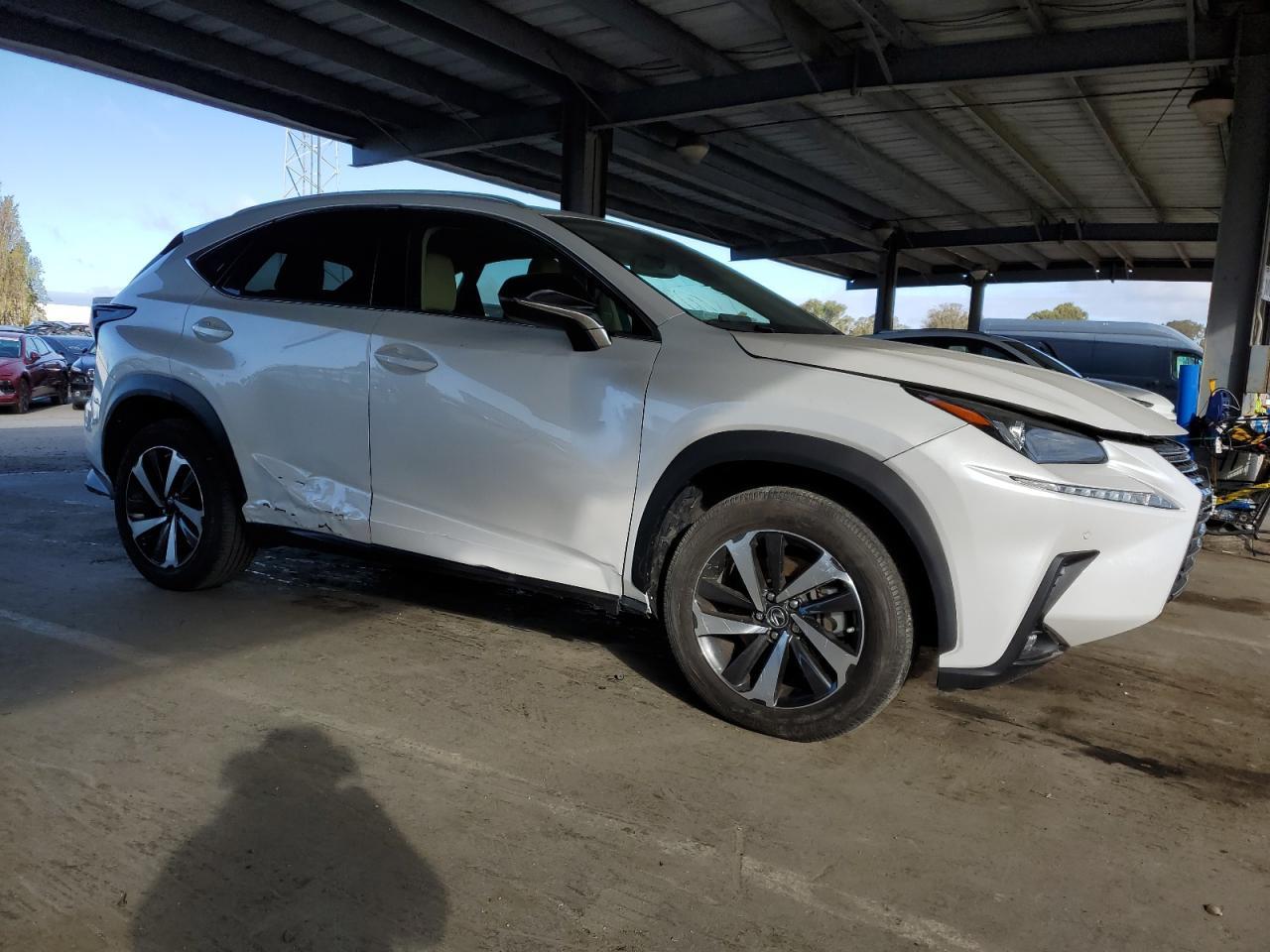 2020 LEXUS NX 300 - Фото 4