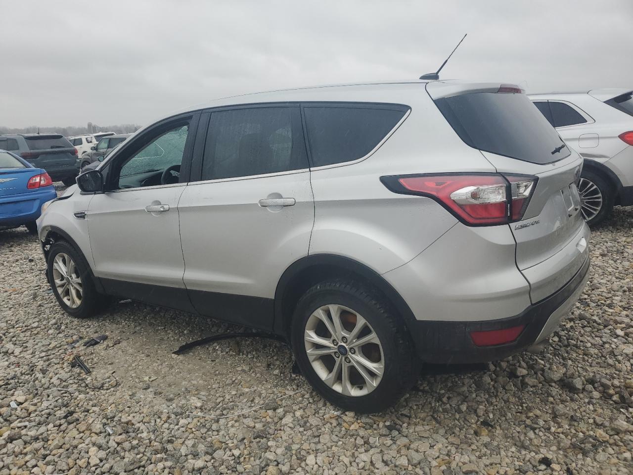 2017 FORD ESCAPE SE - Image 2