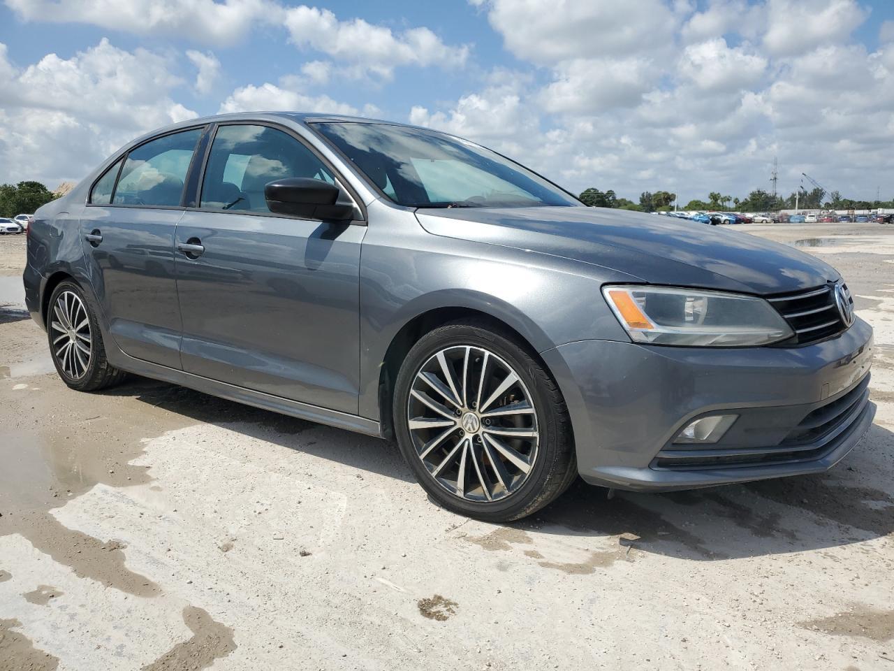 2016 VOLKSWAGEN JETTA SPOR - Image 4