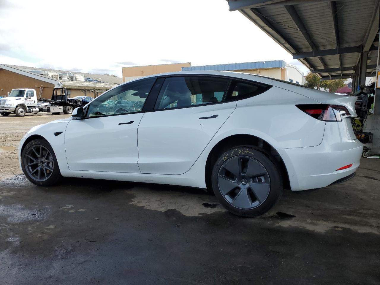 2023 TESLA MODEL 3 - Image 2