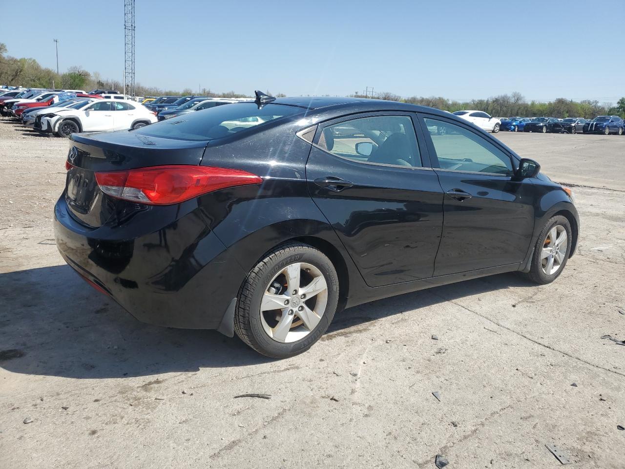 2013 HYUNDAI ELANTRA GL - Image 3