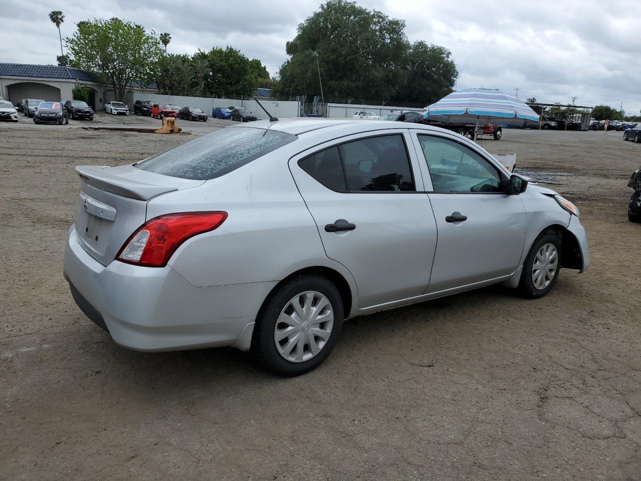 2016 NISSAN VERSA S - Фото 3