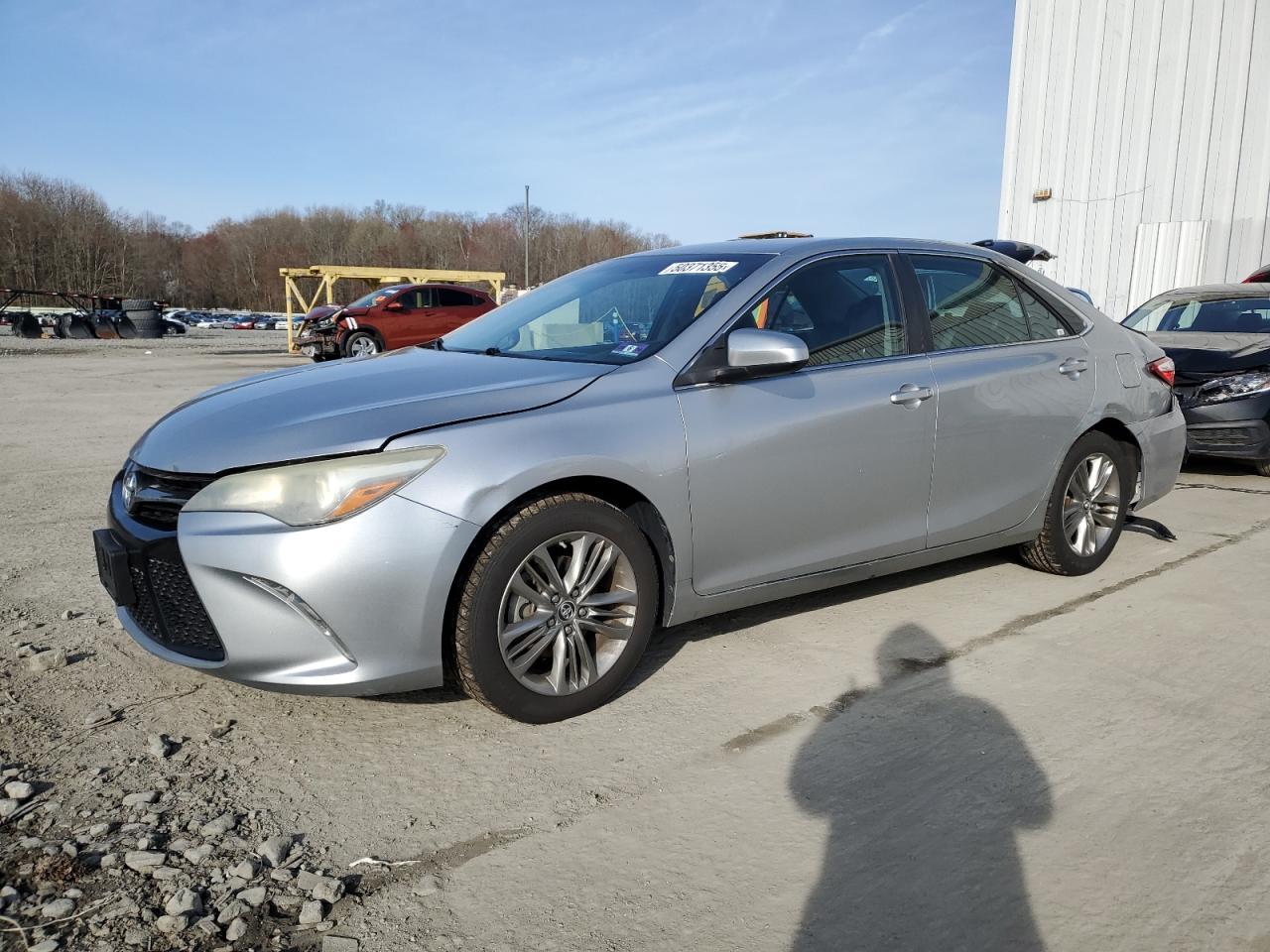 2016 TOYOTA CAMRY LE