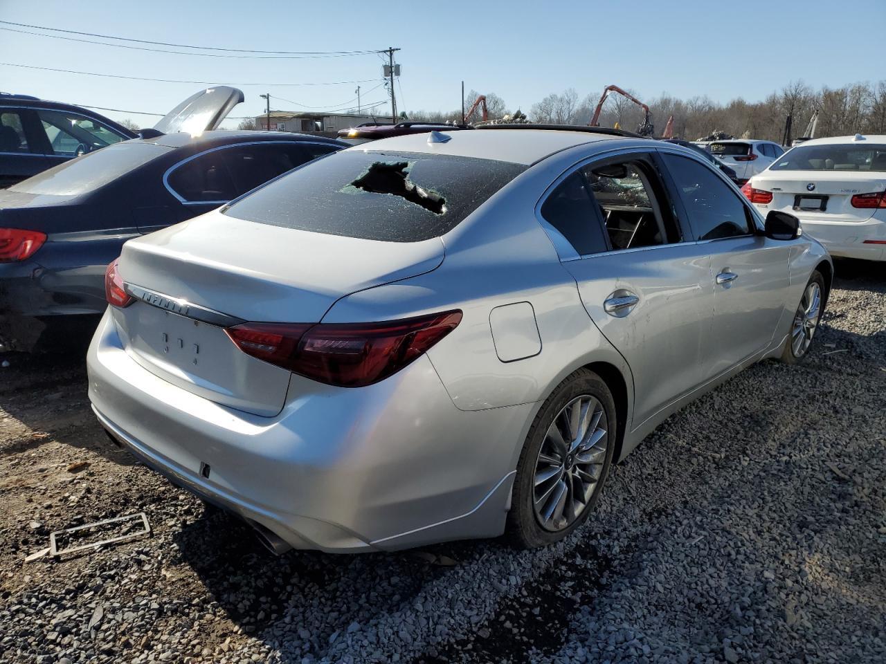 2018 INFINITI Q50 LUXE - Image 3