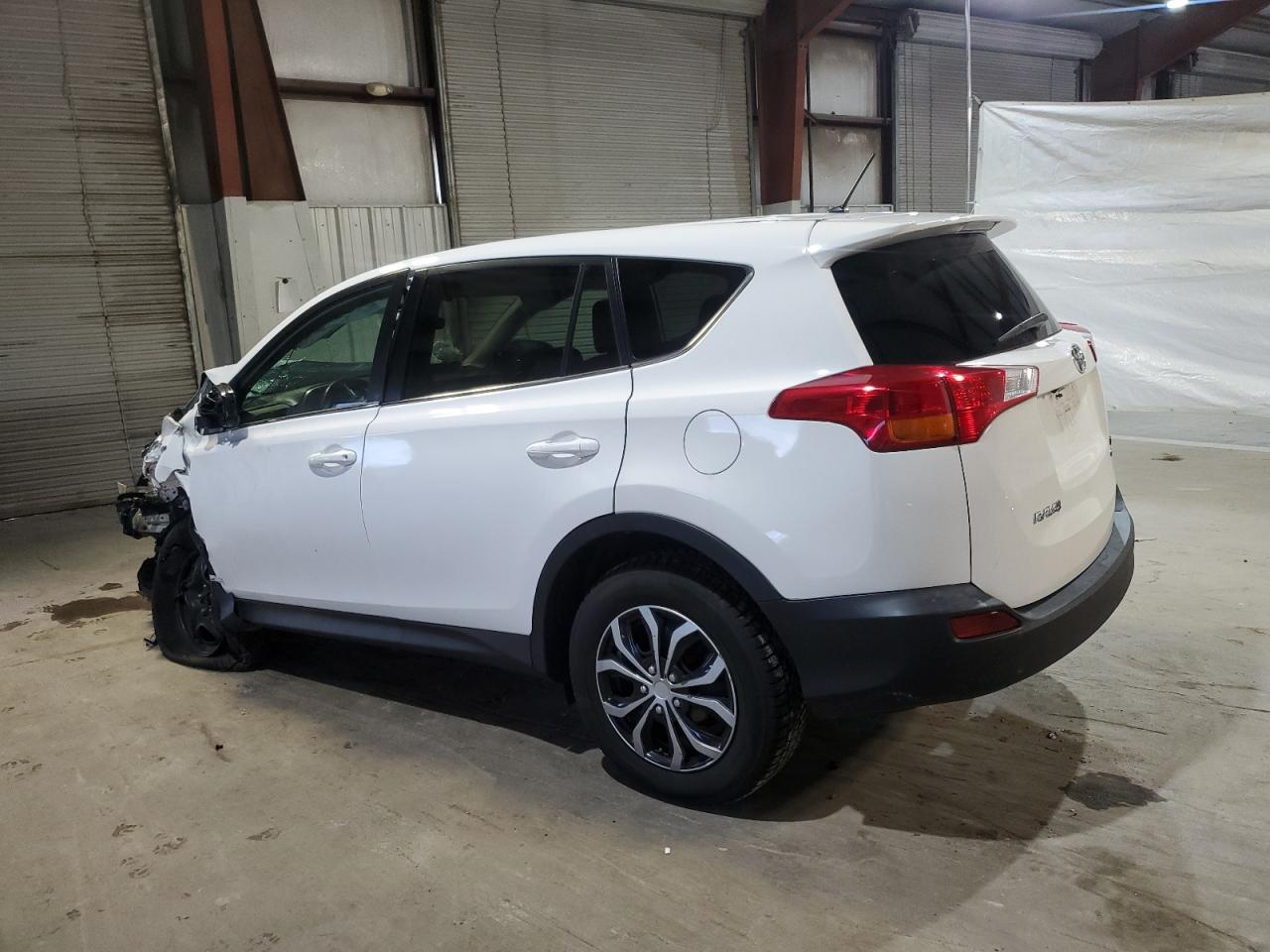 2015 TOYOTA RAV4 LE - Фото 2