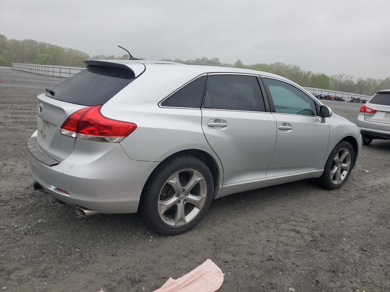 2011 TOYOTA VENZA - Фото 3