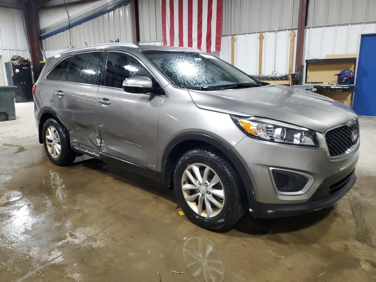 2016 KIA SORENTO LX - Image 4
