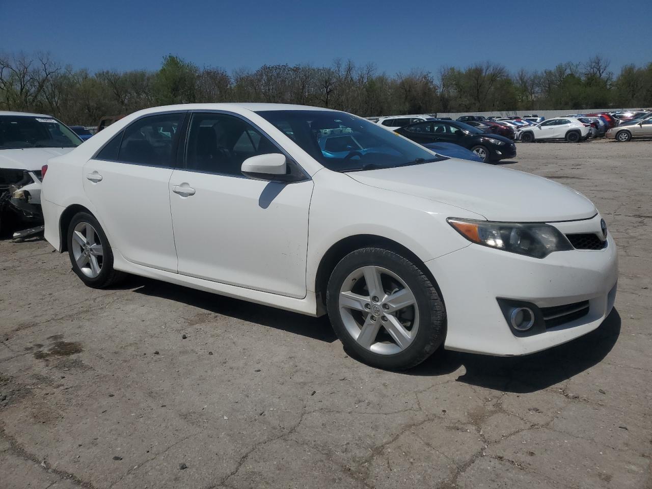 2014 TOYOTA CAMRY L - Фото 4