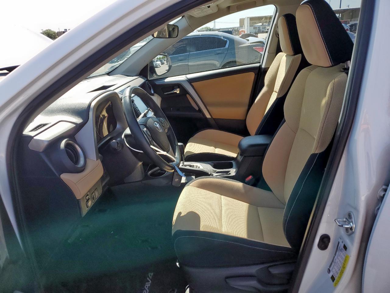 2016 TOYOTA RAV4 XLE - Image 7