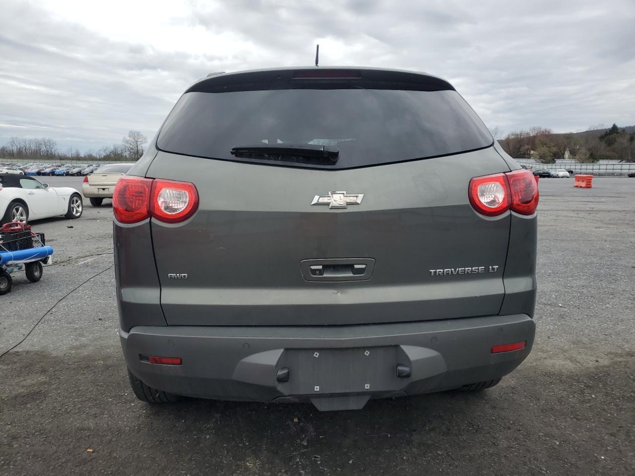 2011 CHEVROLET TRAVERSE L - Image 6