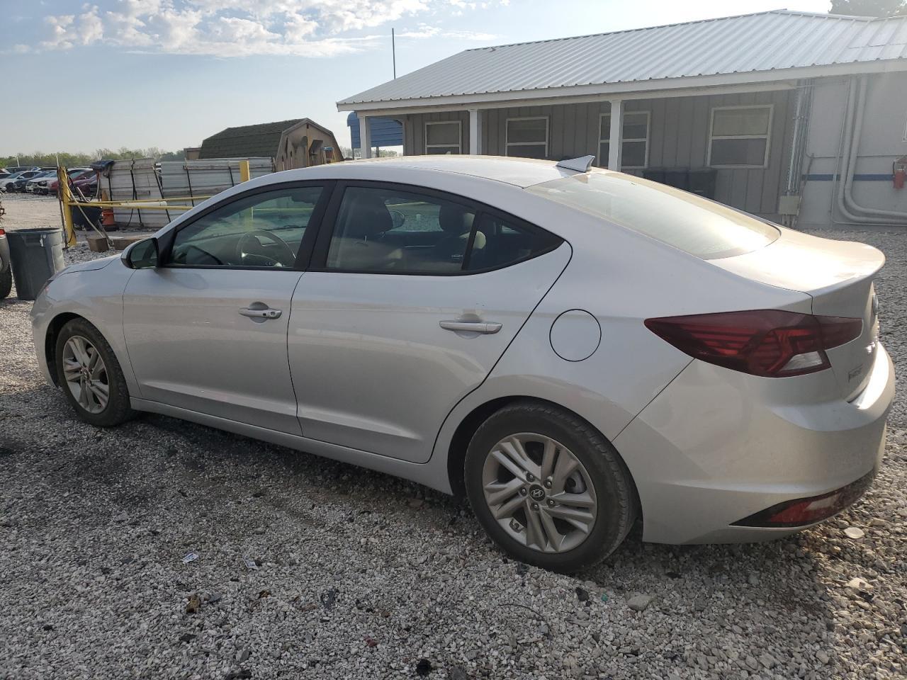 2019 HYUNDAI ELANTRA SE - Фото 2