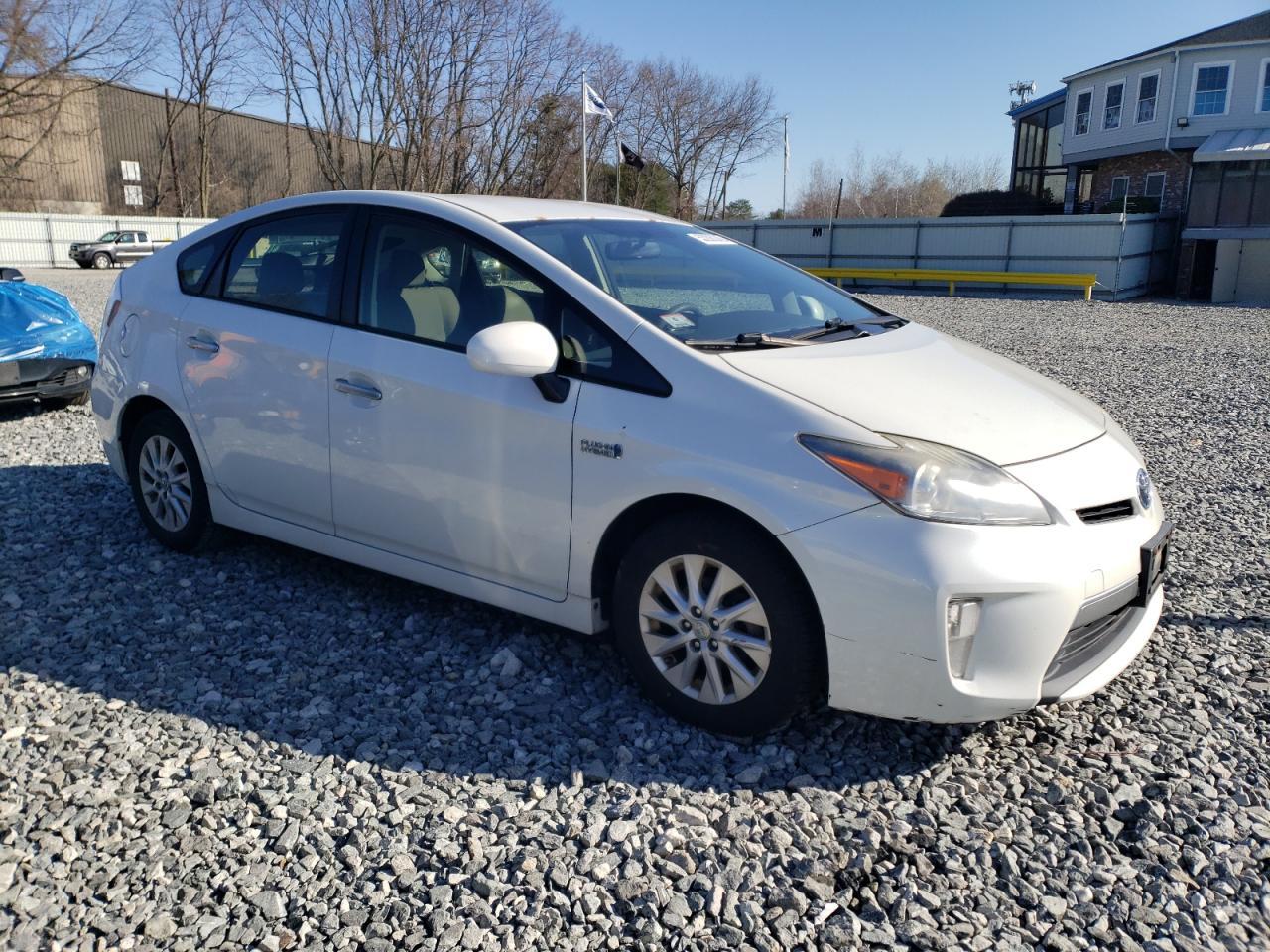 2013 TOYOTA PRIUS PLUG - Image 4