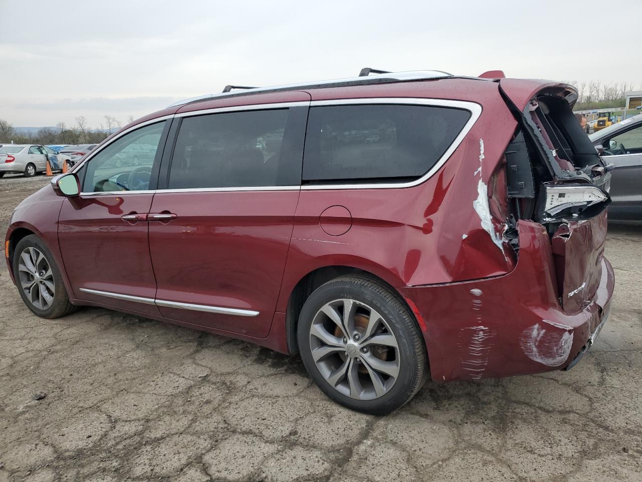 2017 CHRYSLER PACIFICA L - Image 2