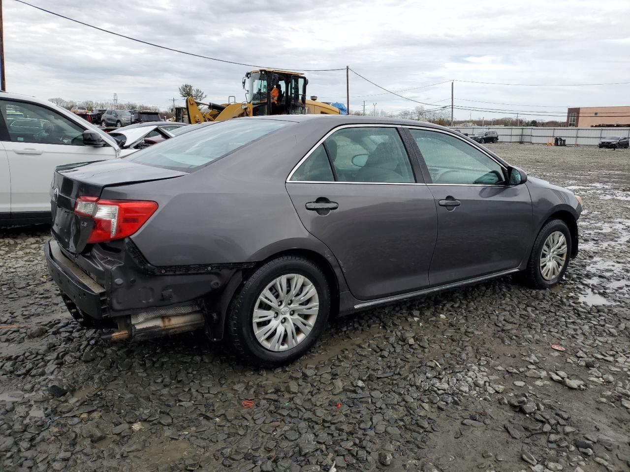 2014 TOYOTA CAMRY L - Image 3