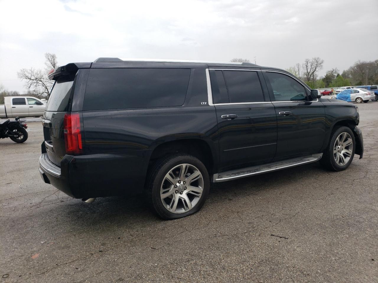 2015 CHEVROLET SUBURBAN C - Фото 3