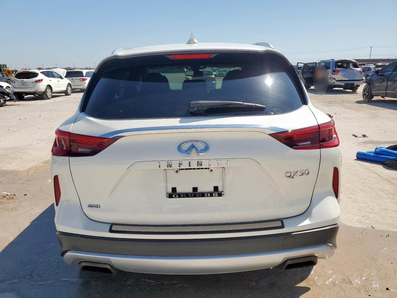 2019 INFINITI QX50 ESSEN - Image 6