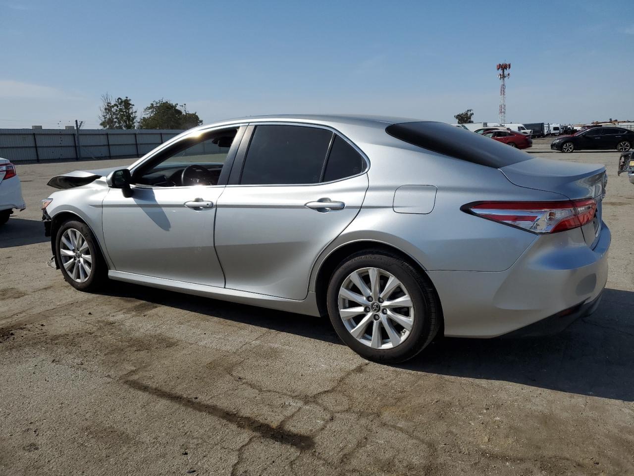 2018 TOYOTA CAMRY L - Фото 2