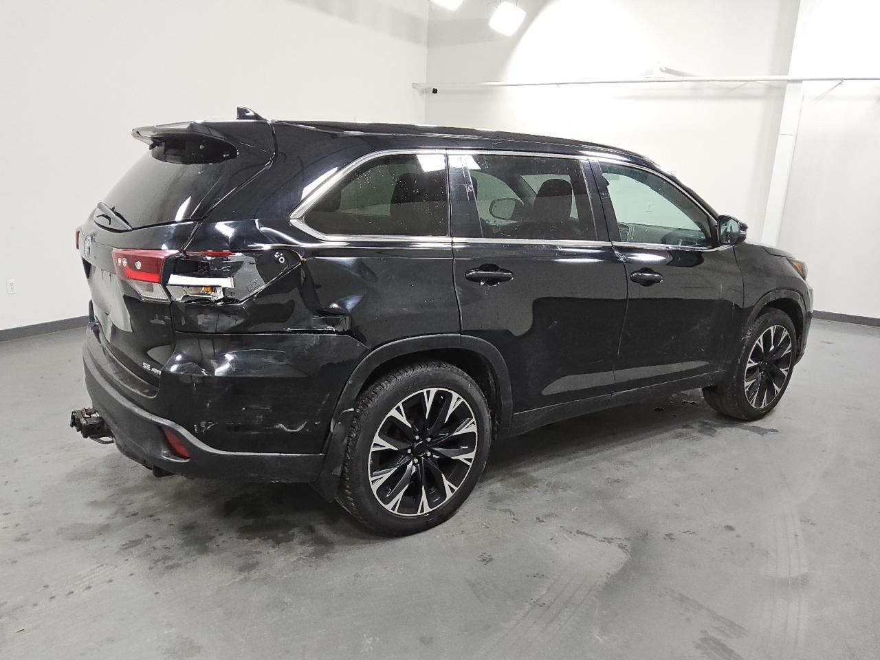 2019 TOYOTA HIGHLANDER - Image 3