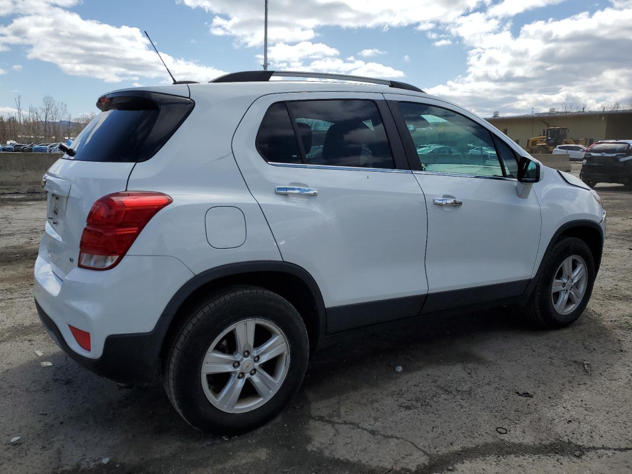 2019 CHEVROLET TRAX 1LT - Фото 3