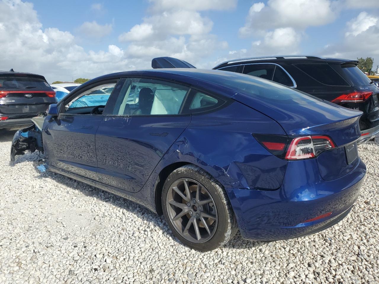 2023 TESLA MODEL 3 - Фото 2