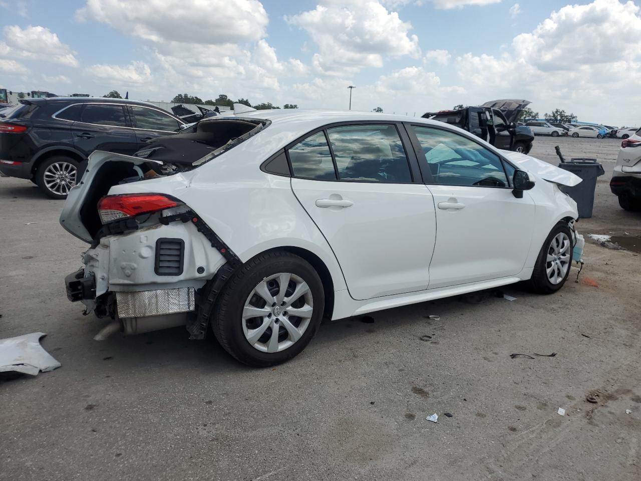 2021 TOYOTA COROLLA LE - Image 3