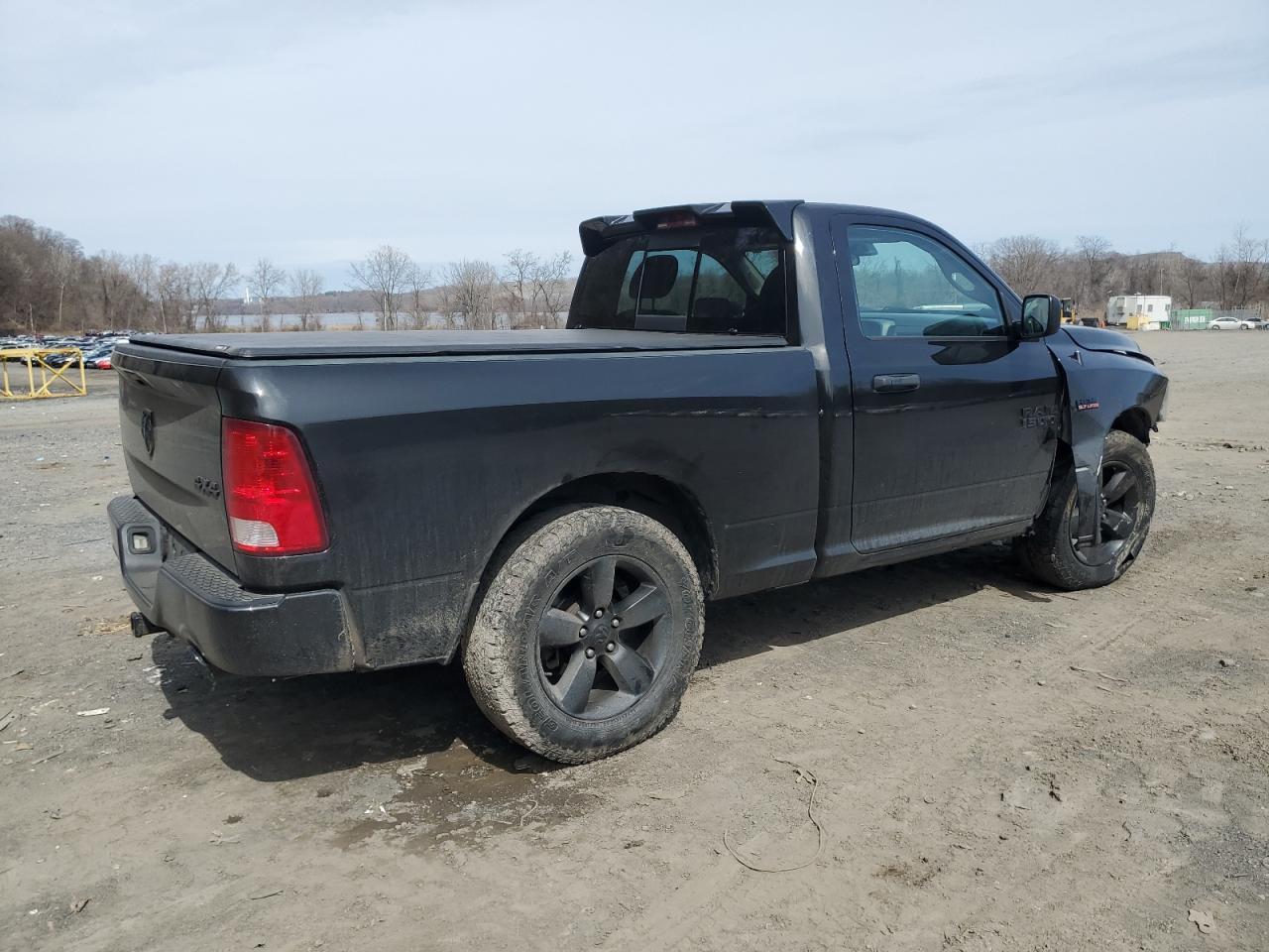 2017 RAM 1500 ST - Фото 3