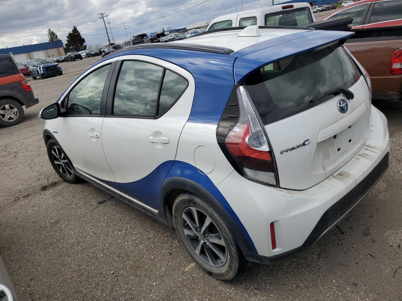 2018 TOYOTA PRIUS C - Image 2
