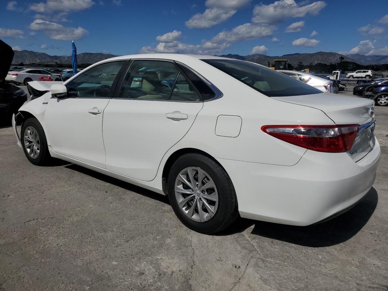 2016 TOYOTA CAMRY HYBR - Фото 2