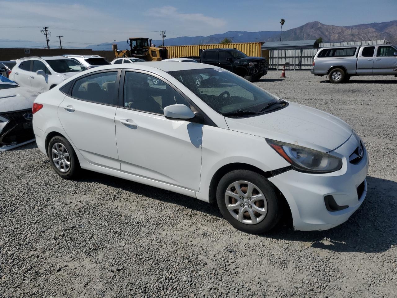 2014 HYUNDAI ACCENT GLS - Фото 4