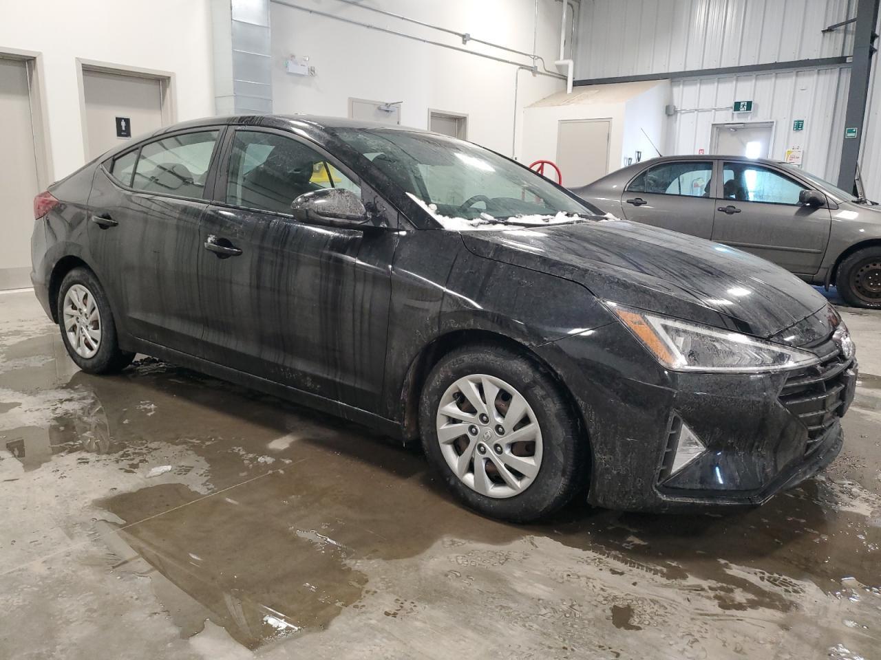 2019 HYUNDAI ELANTRA SE - Image 4