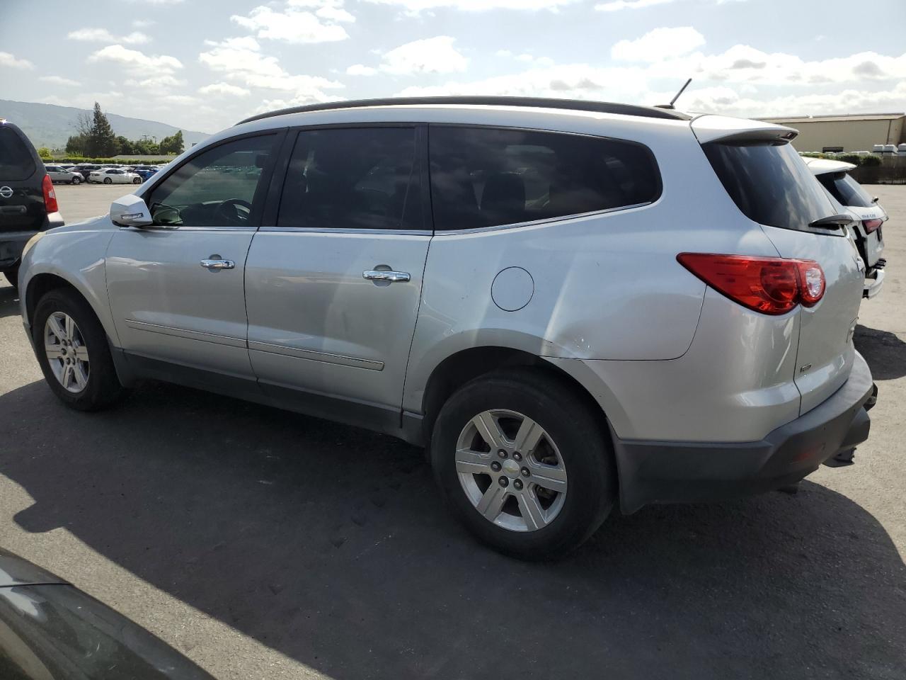 2012 CHEVROLET TRAVERSE L - Image 2