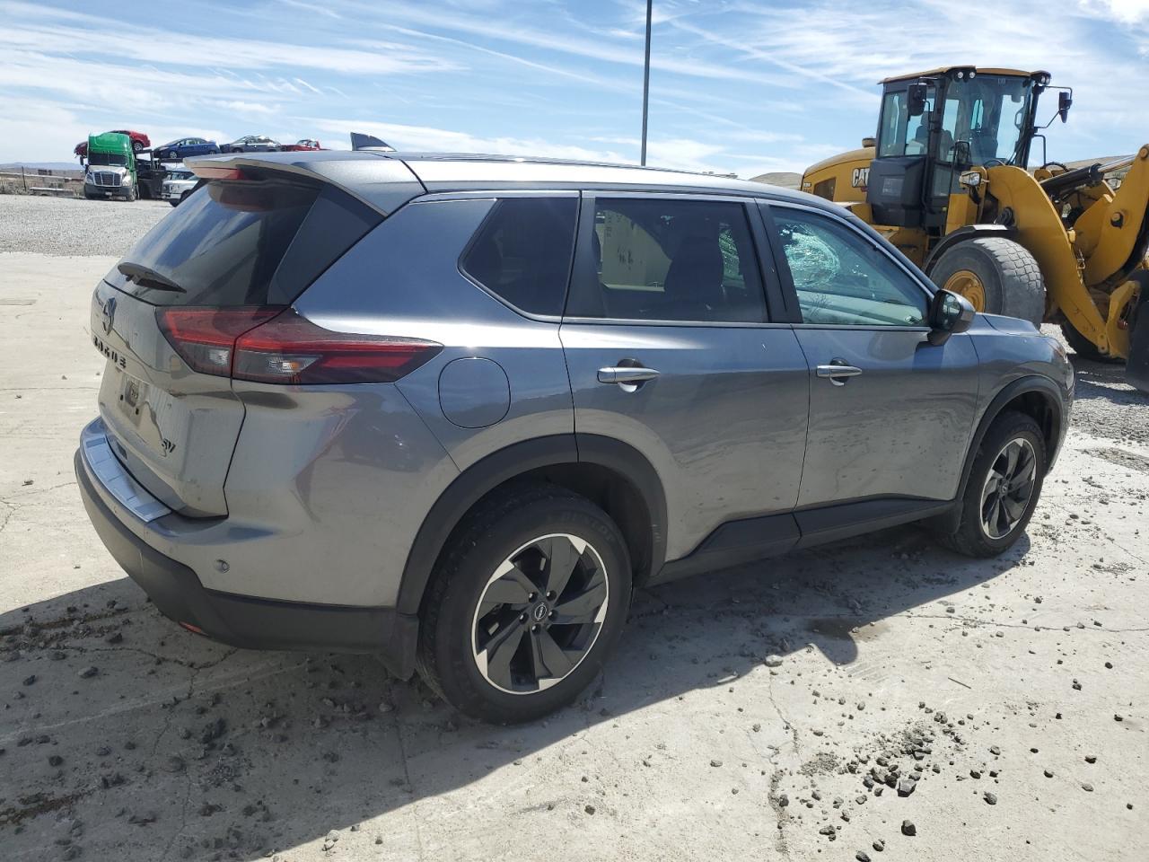 2024 NISSAN ROGUE SV - Image 3