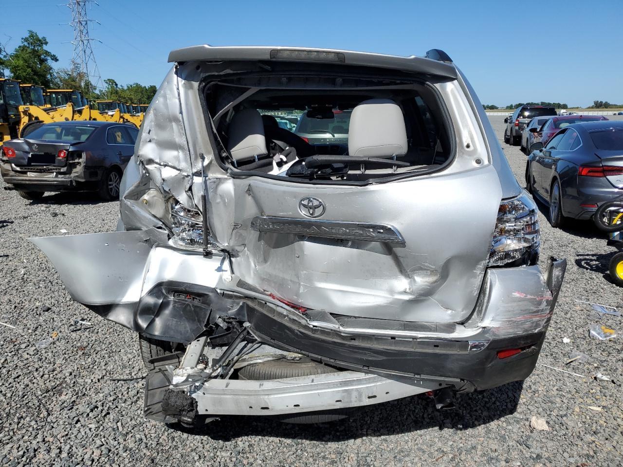 2012 TOYOTA HIGHLANDER - Image 6