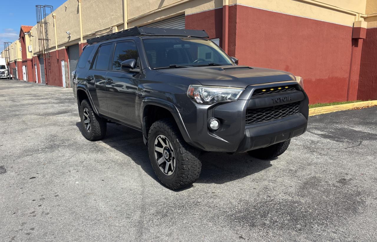 2017 TOYOTA 4RUNNER SR