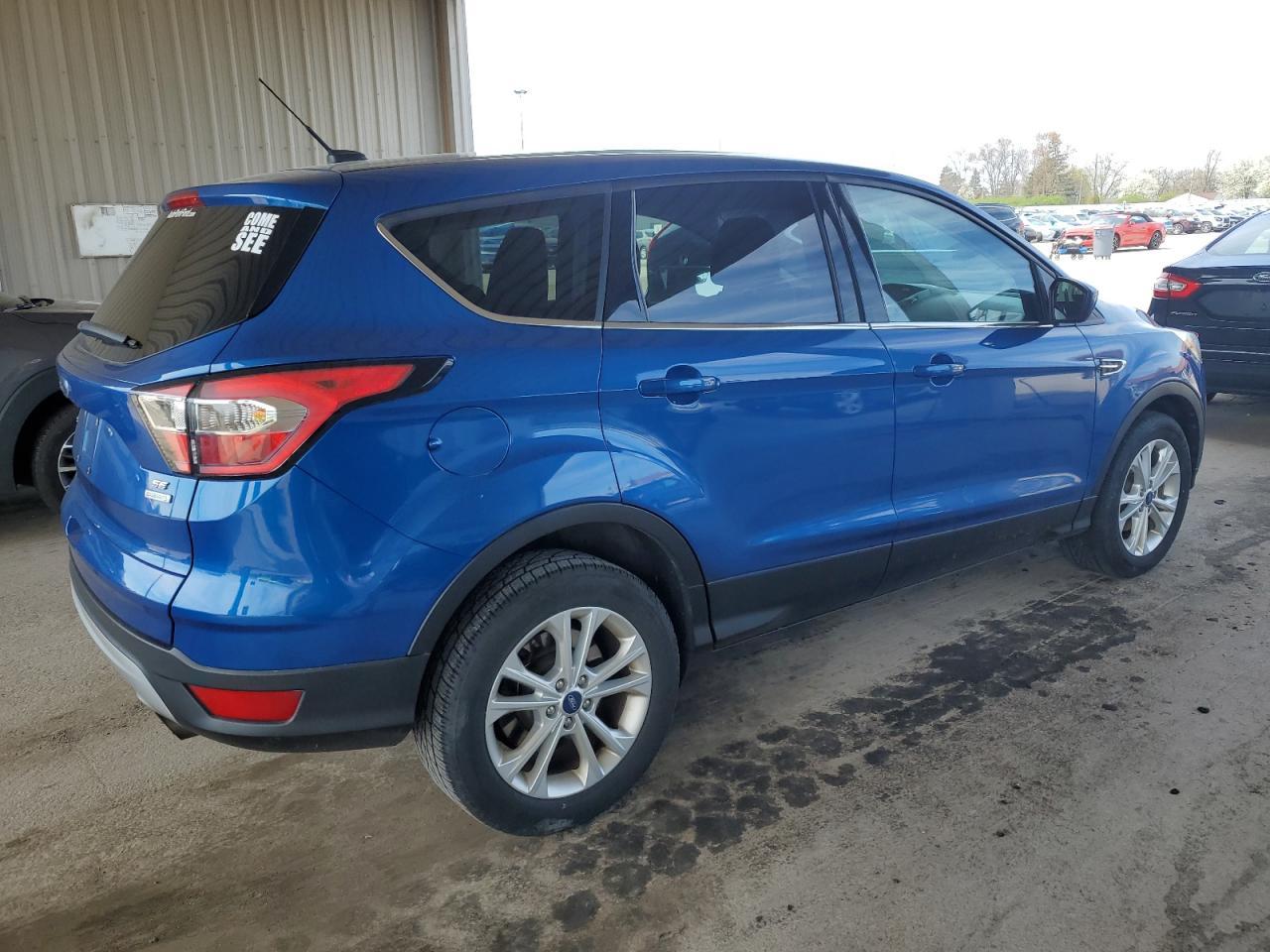 2017 FORD ESCAPE SE - Фото 3
